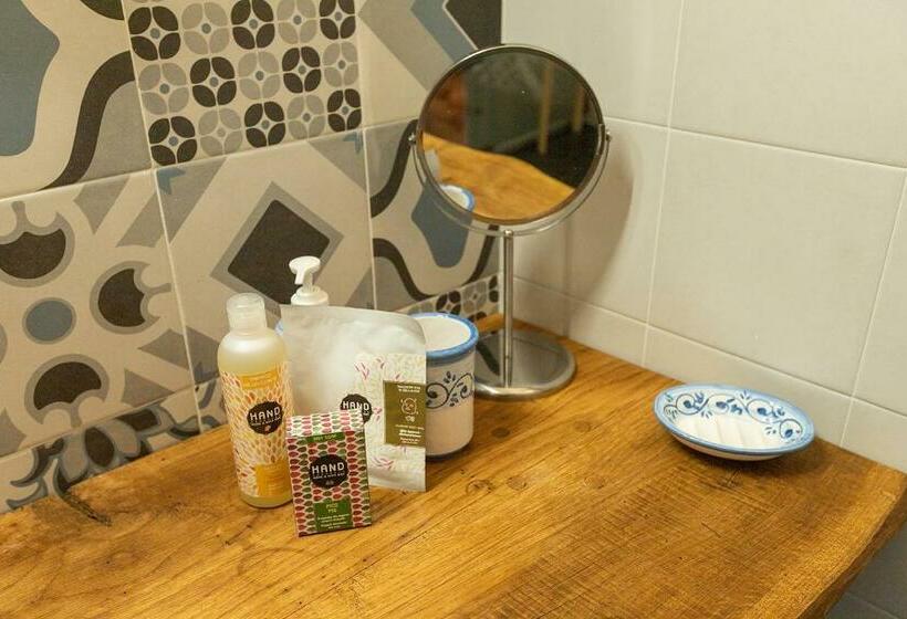 Suite with lake view, La Casetta Delle Ragazze Ribelli