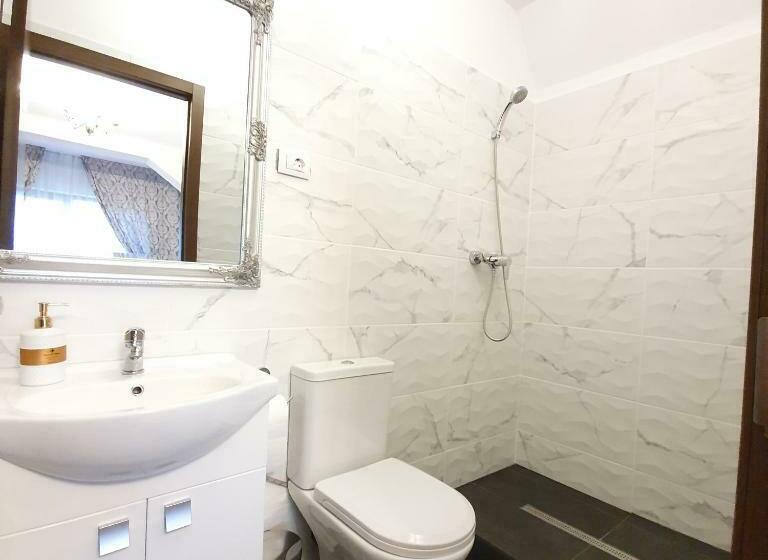 اتاق استاندارد سه نفره, Vila De La Lugas