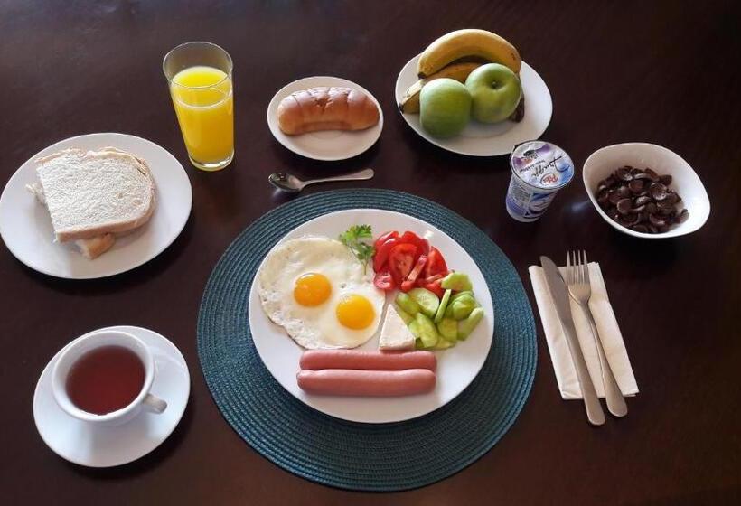 اتاق استاندارد سه نفره, Vila De La Lugas