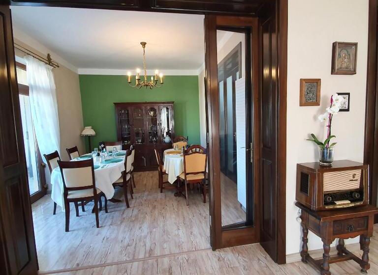 اتاق استاندارد سه تخته با بالکن, Vila De La Lugas