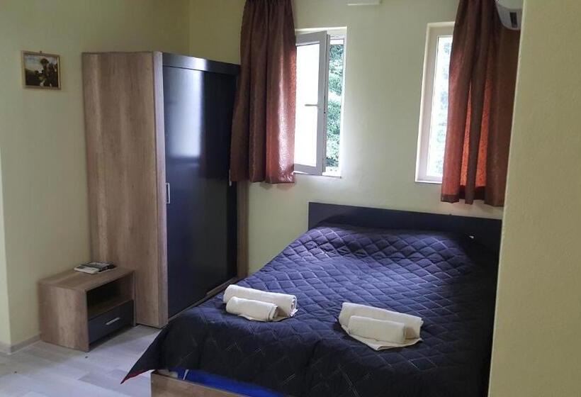 غرفة قياسية ثلاثية, & Restaurant Kotel