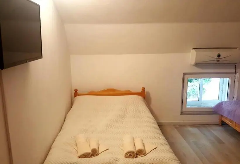 Economy Quadruple Room, & Restaurant Kotel