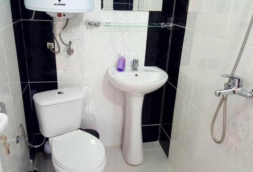 بنجلو قياسى, & Restaurant Kotel