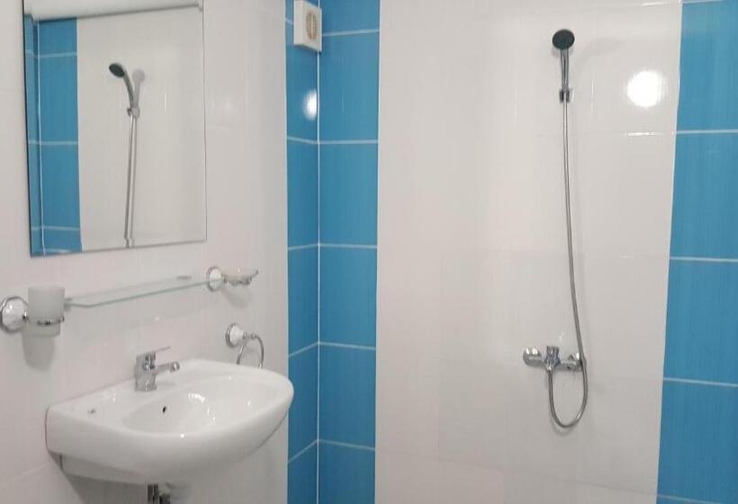 غرفة قياسية رباعية, & Restaurant Kotel