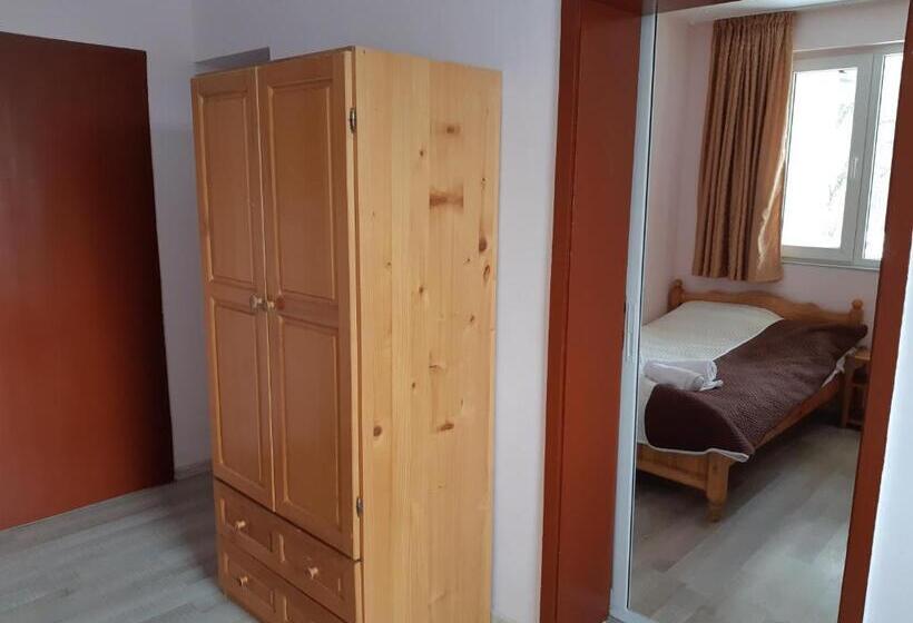 غرفة قياسية رباعية مزودة بشُرفة, & Restaurant Kotel