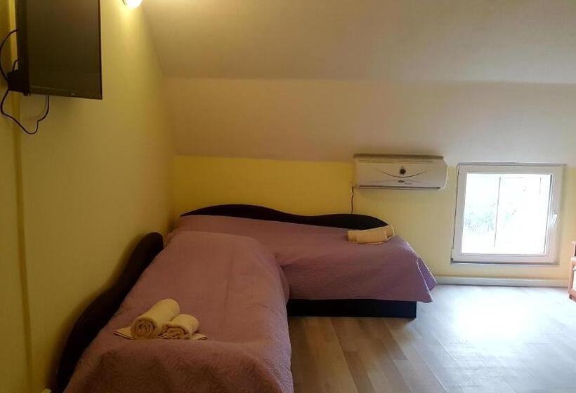 غرفة إقتصادية رباعية, & Restaurant Kotel