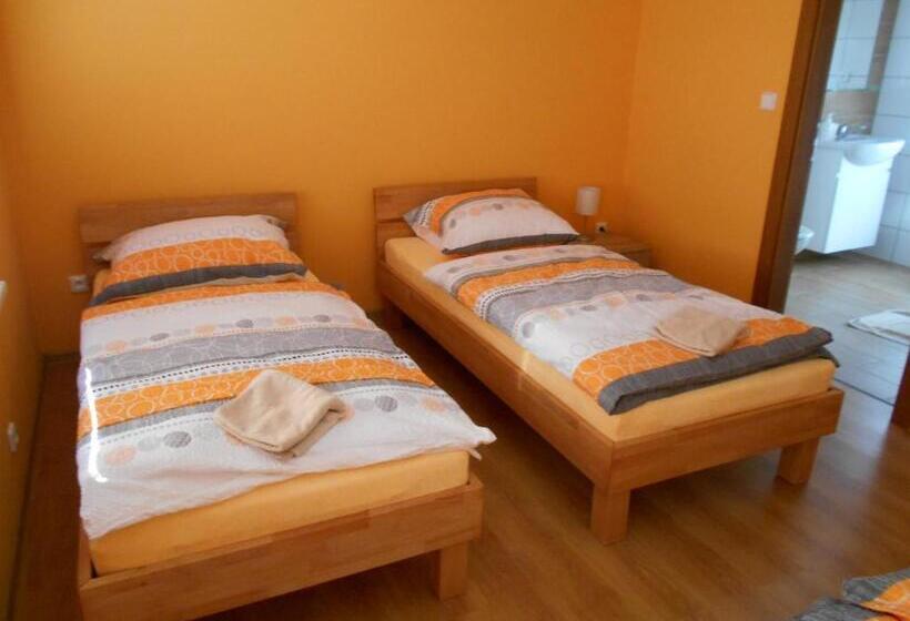 スタンダード４人部屋, Penzion Imrichovi