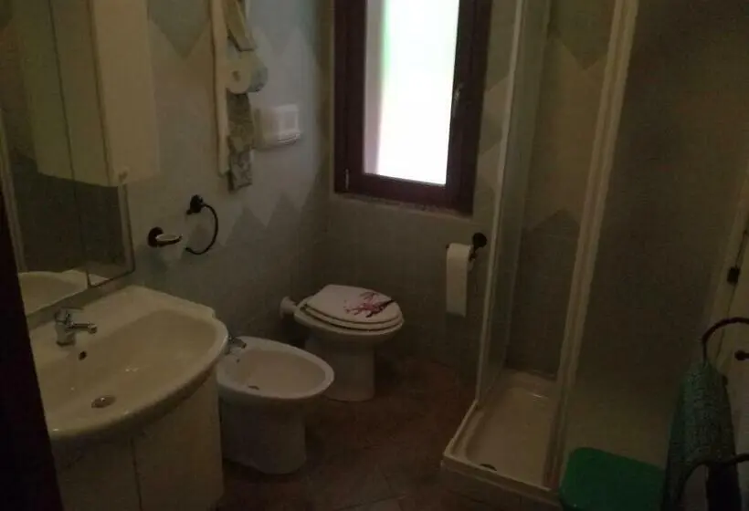 اتاق خانوادگی, B&b Funtanadetalia