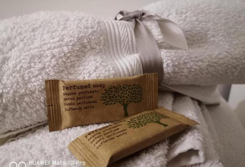 غرفة ديلوكس مزودة بشرفة, Hercules House   Il Riposo Degli Eroi