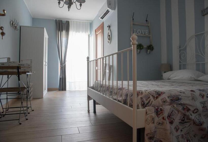 غرفة ديلوكس مزودة بشرفة, Hercules House   Il Riposo Degli Eroi