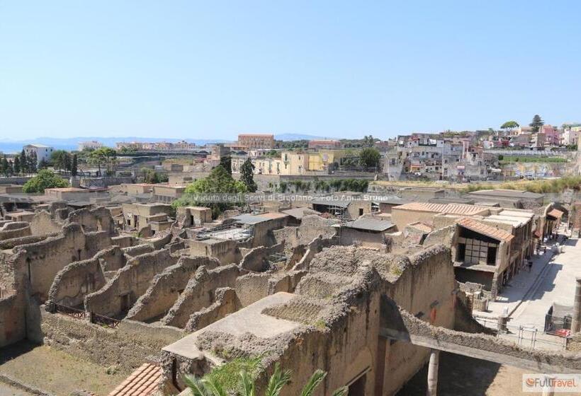 Семейный Номер, Hercules House   Il Riposo Degli Eroi