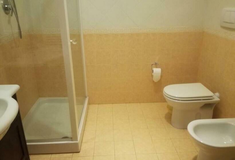 חדר דלוקס, The Orange Groove