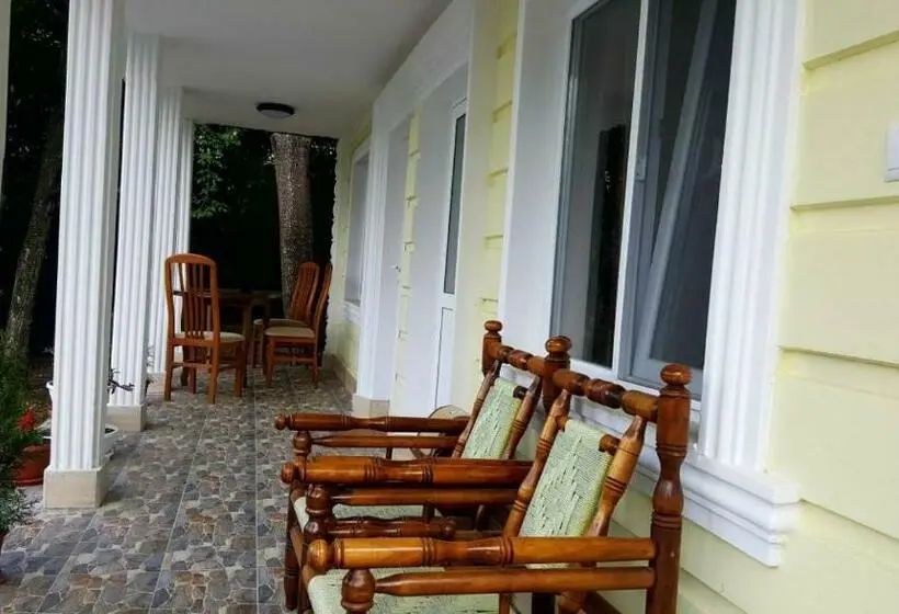 Standard-bungalow, & Restaurant Kotel