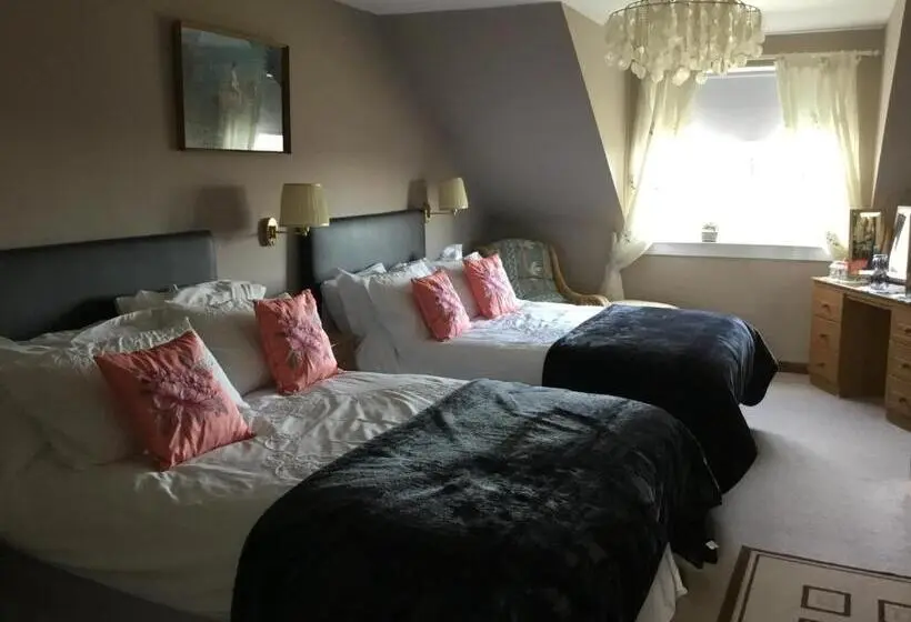Deluxe Room Mountain View, Woodcockfaulds House