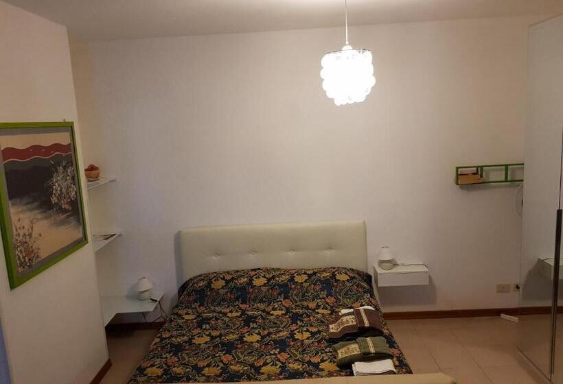 Studio Standard Lit King Size, Casa Nadia