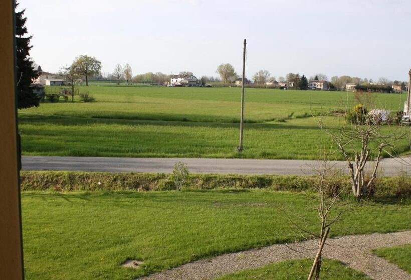 חדר סטנדרט לשלושה עם נוף לגינה, La Casa Dei Gatti