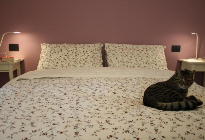 חדר סטנדרט לשלושה עם נוף לגינה, La Casa Dei Gatti