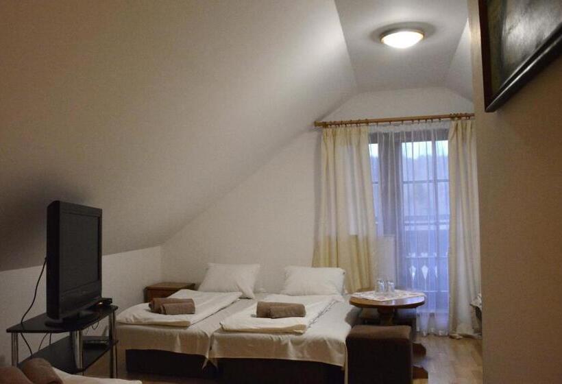 غرفة عائلية, Penzión Dinda