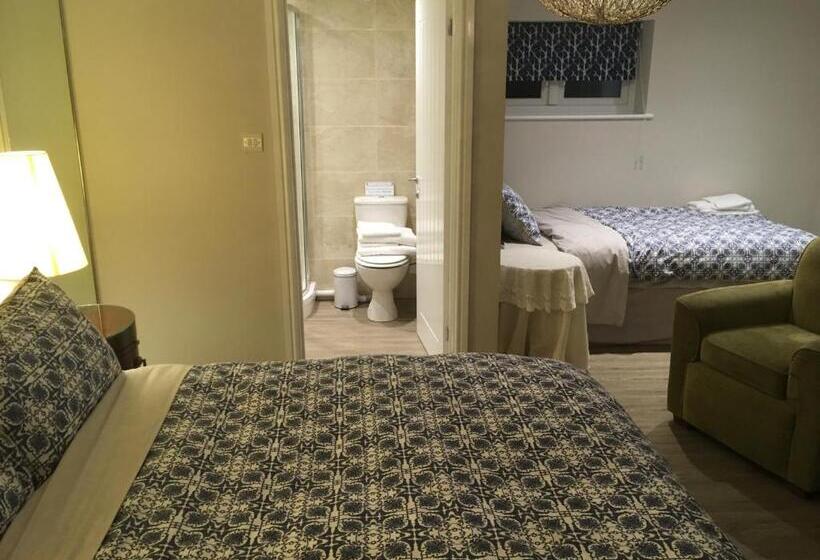 חדר משפחתי, The Annexe At Asbit Lodge