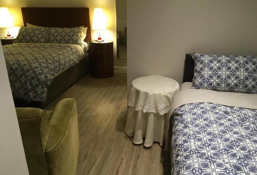 חדר משפחתי, The Annexe At Asbit Lodge