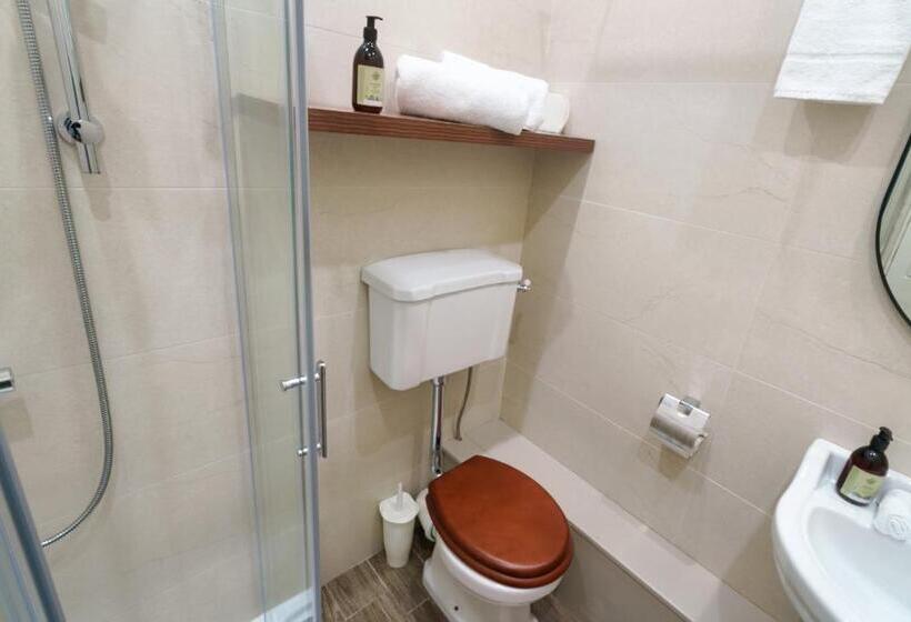 Standard room with outdoor bath, Topper S Rooms Guest Accommodation