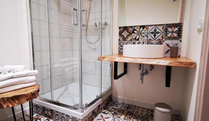 Quarto Triplo Estandar, San Paterno B&b