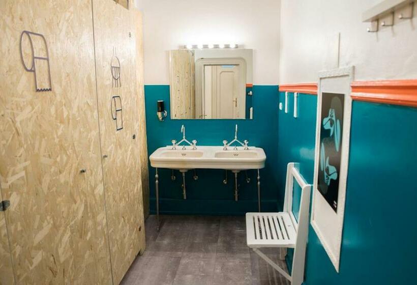 تختخواب در اتاق مشترک, Controvento