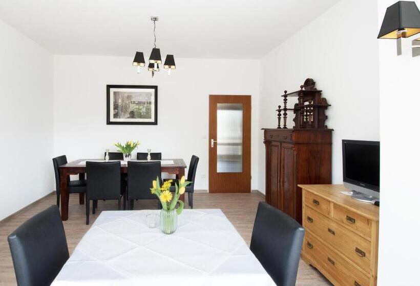 标准间, Altes Forsthaus