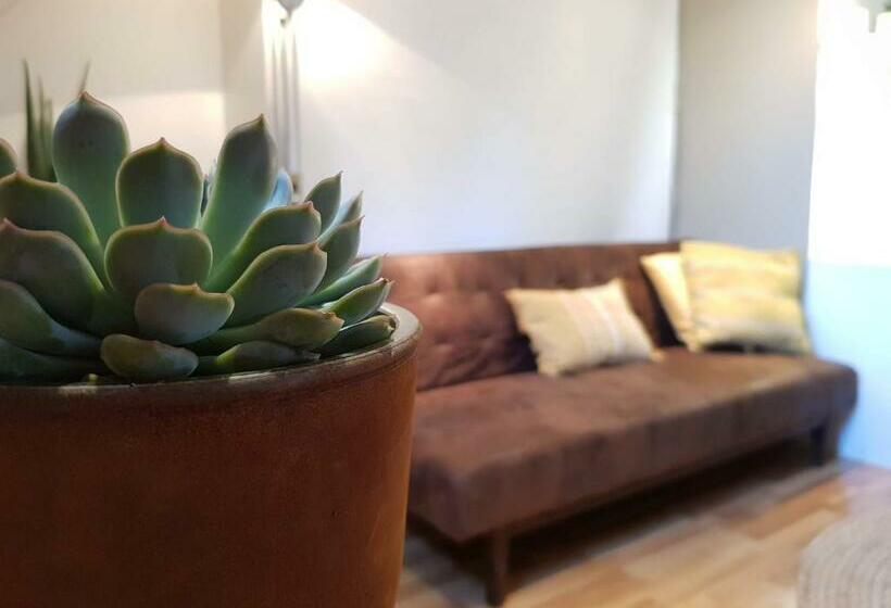 سوییت لوکس, La Bergerie De Lives