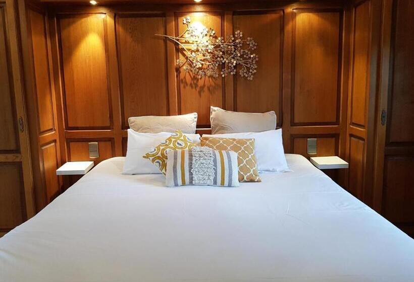 سوییت جونیور, La Bergerie De Lives