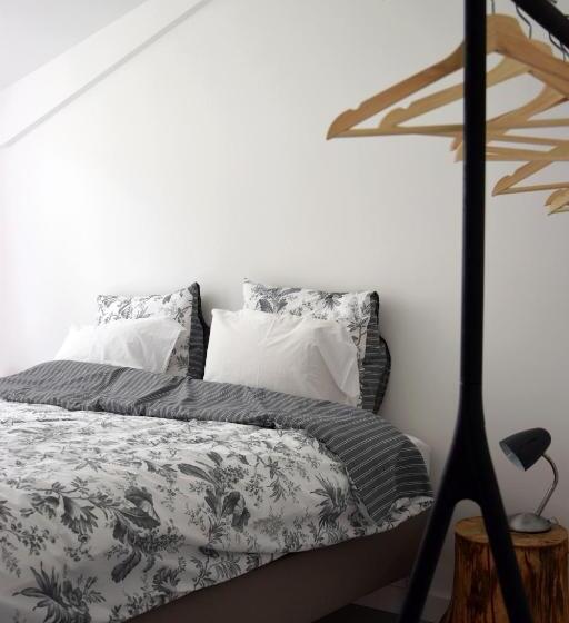 חדר דלוקס, Slapen Bij Uppruna