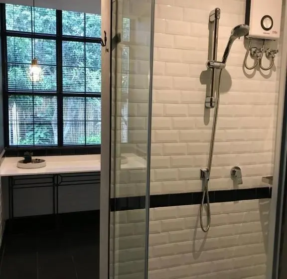 اتاق لوکس با تخت بزرگ, Gajib Bed&breakfast