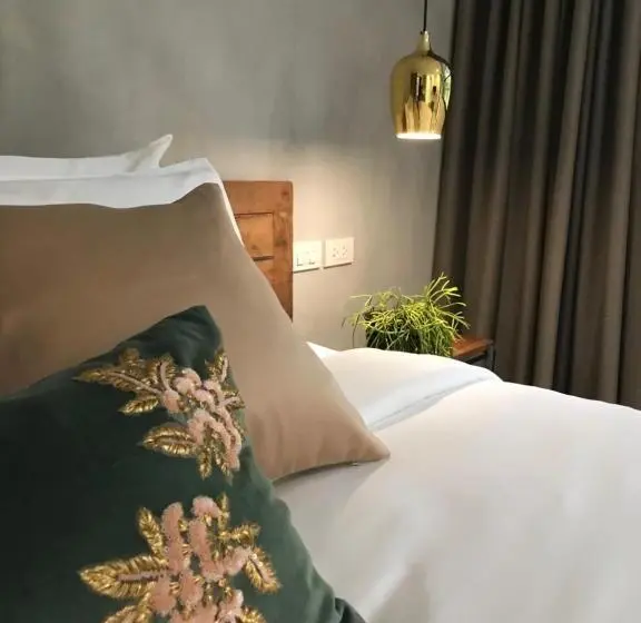 سوئیت با تخت بزرگ, Gajib Bed&breakfast