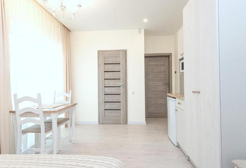 اتاق سوپریور سه تخته, Atostogu Sala