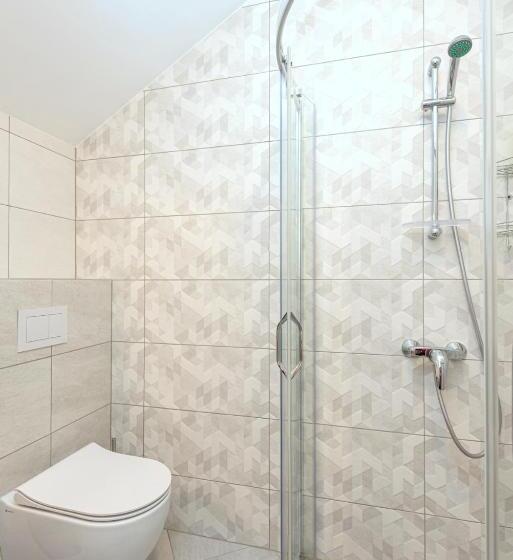 اتاق خانوادگی, Atostogu Sala