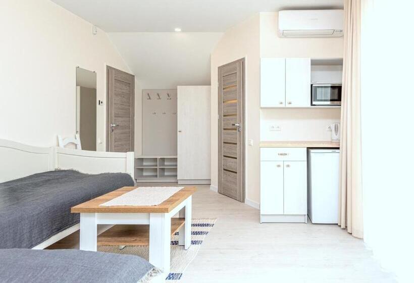 اتاق خانوادگی, Atostogu Sala