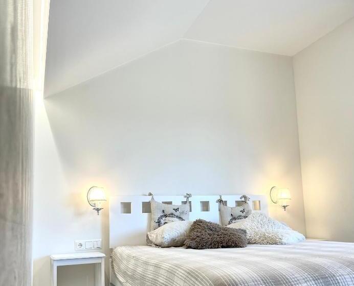 اتاق خانوادگی, Atostogu Sala