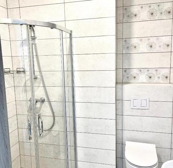 اتاق لوکس خانوادگی, Atostogu Sala