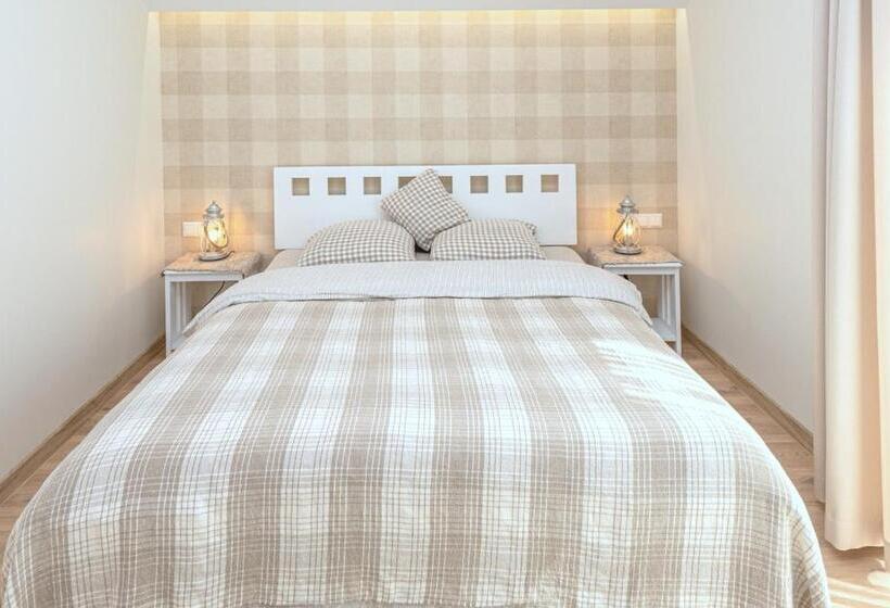 اتاق لوکس خانوادگی, Atostogu Sala