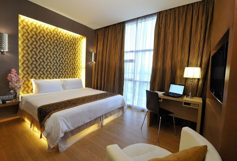 Quarto Premium, Courtyard Hotel @ 1borneo