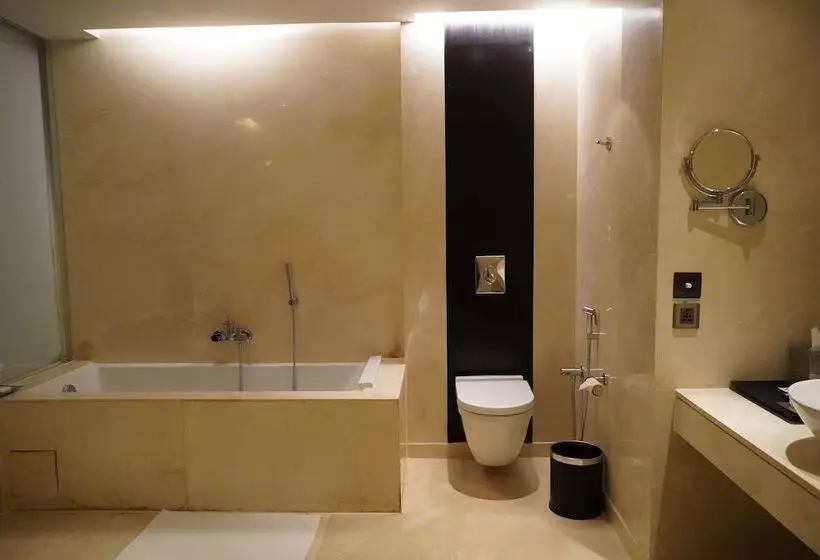 スイート, Crowne Plaza Pune City Centre, An Ihg