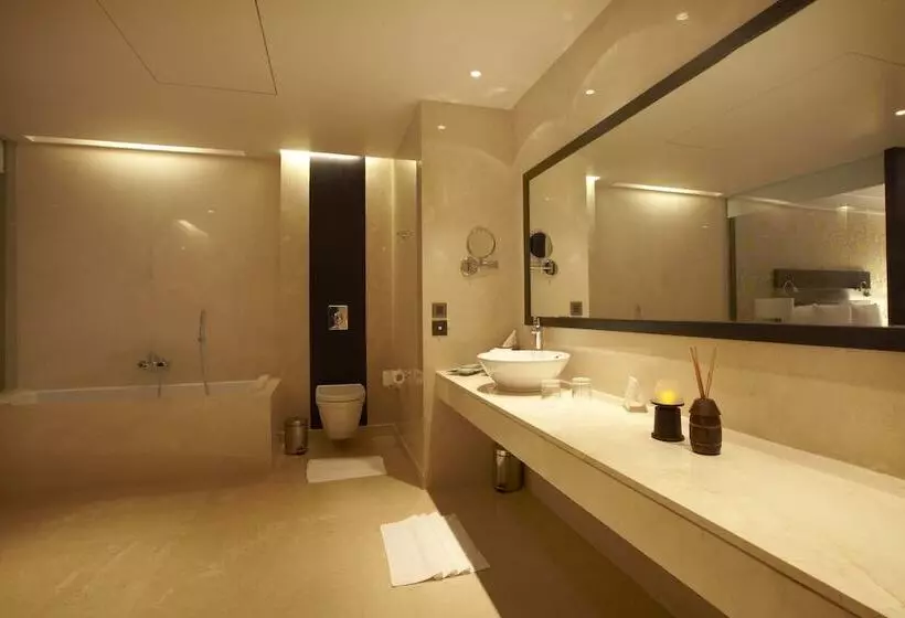 スイート, Crowne Plaza Pune City Centre, An Ihg