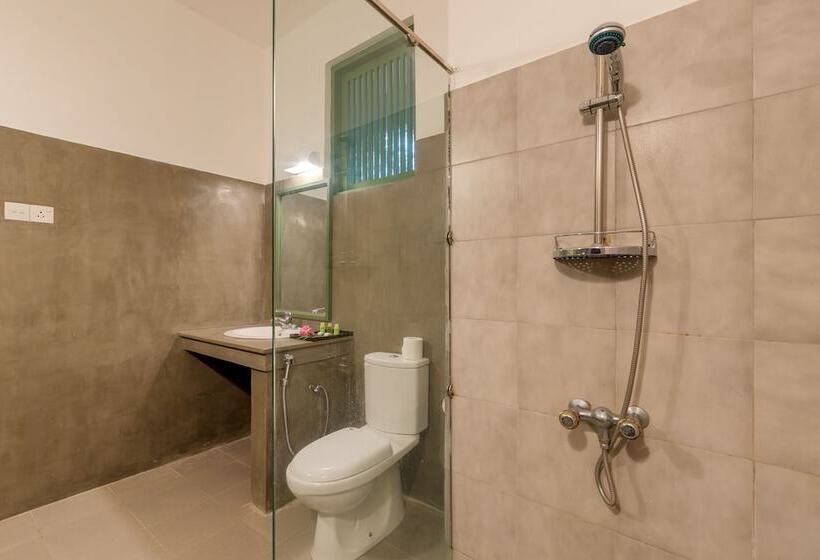 デラックスルーム, Elephant Reach