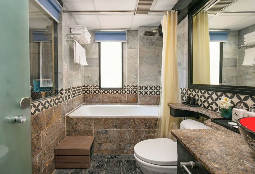 エクゼクティブトリプル, Ja Cosmo Hotel And Spa