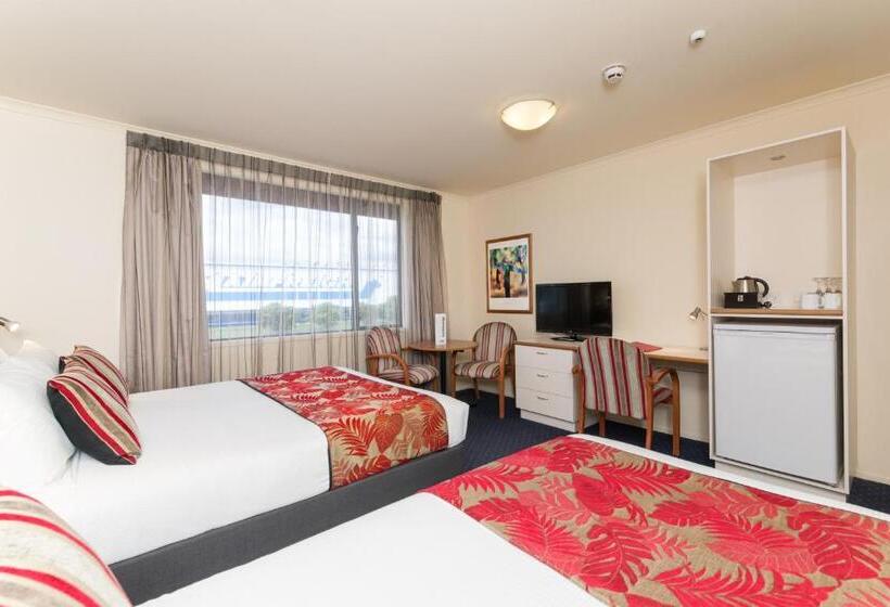 סטודיו סופריור, Heartland Hotel Auckland Airport