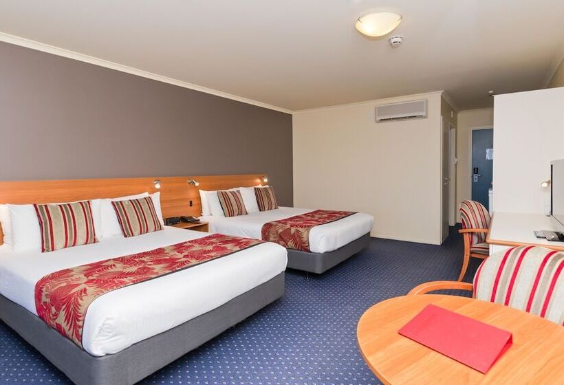 סטודיו סופריור, Heartland Hotel Auckland Airport
