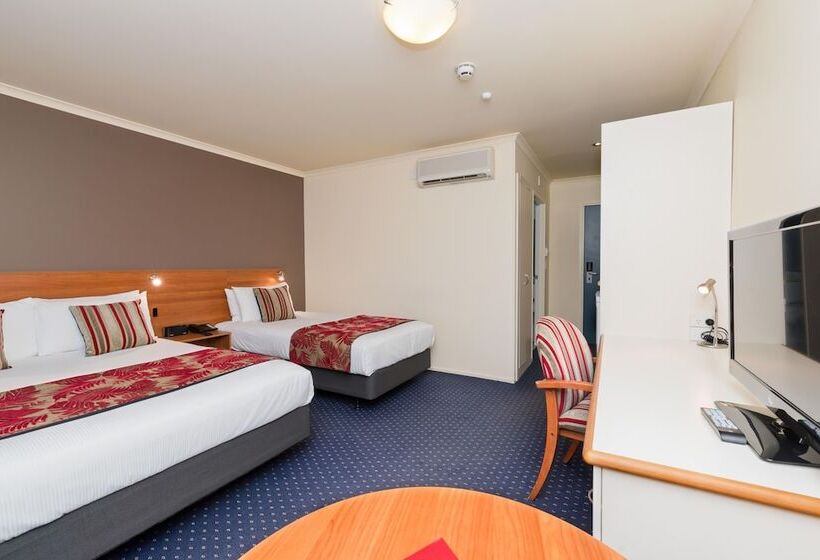 סטודיו סופריור, Heartland Hotel Auckland Airport