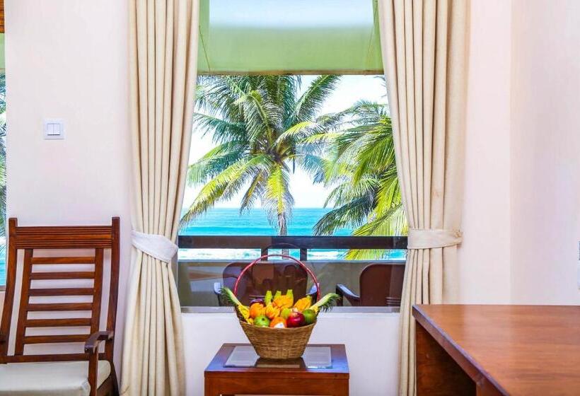 غرفة ديلوكس مطلّة علي البحر مزوَّدة بشُرفة, Insight Resort Ahangama   S&s Other Certified