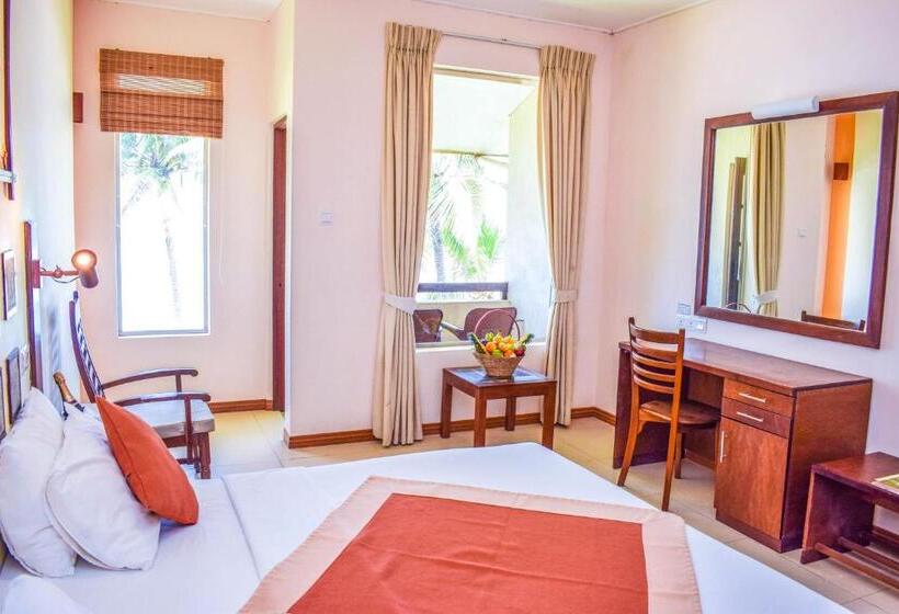 غرفة ديلوكس مطلّة علي البحر مزوَّدة بشُرفة, Insight Resort Ahangama   S&s Other Certified