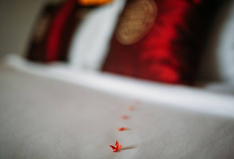 اتاق لوکس, Lapochine Beach Resort